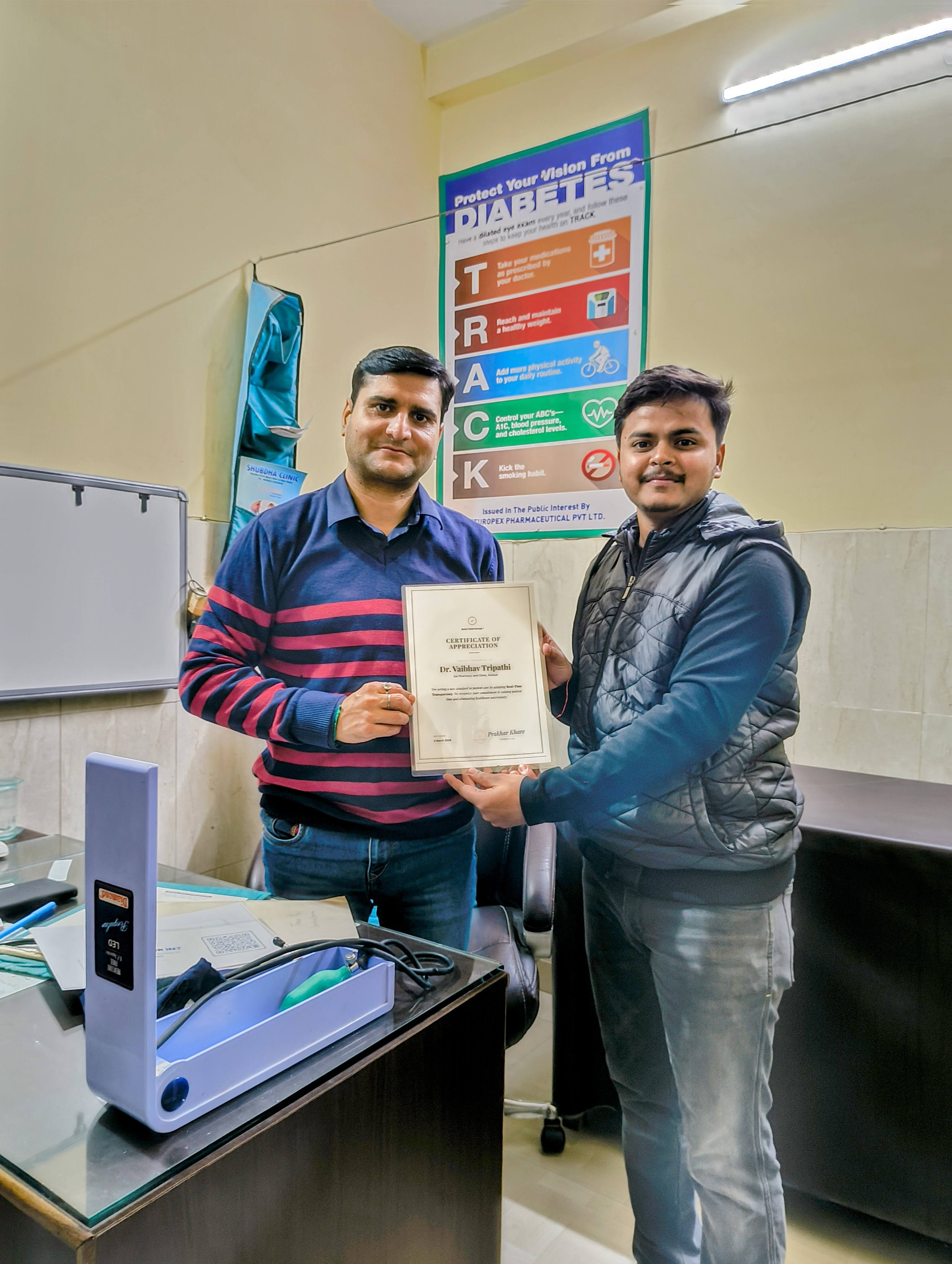 Dr. Vaibhav Tripathi with DoctorStatus certificate